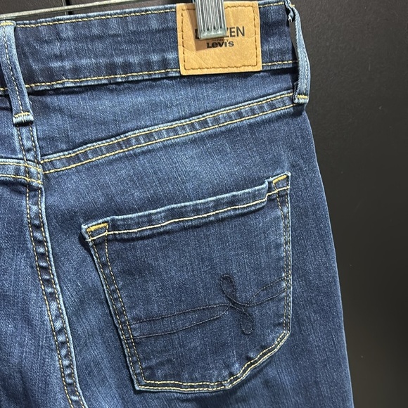 Levi’s Denizen Mid Rise, boot cut, five pocket, belt loop,stretch - Picture 5 of 7